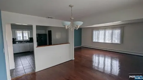 95 Stefanic Avenue Elmwood Park NJ 07407