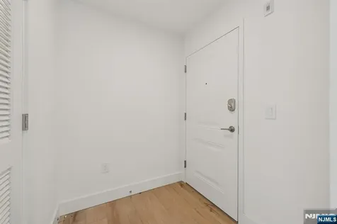 348 Baldwin Avenue Jersey City NJ 07306