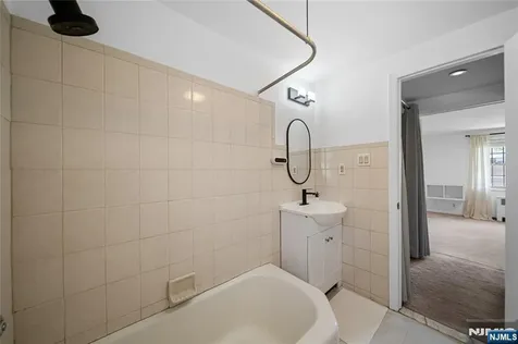 1244 Inwood Fort Lee NJ 07024