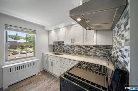 1244 Inwood Fort Lee NJ 07024