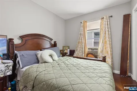 447 17th Street Newark NJ 07103