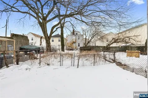 447 17th Street Newark NJ 07103
