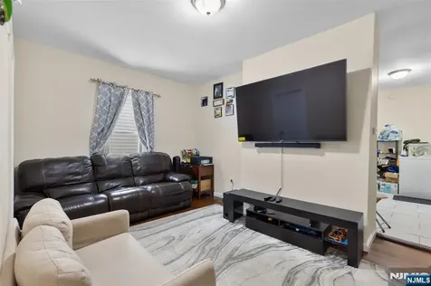 447 17th Street Newark NJ 07103