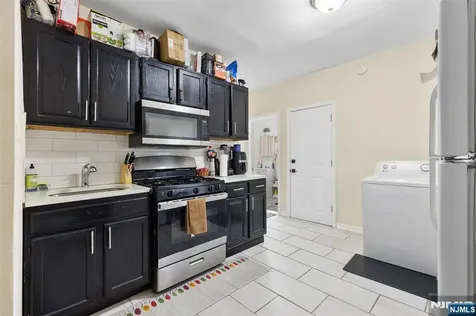 447 17th Street Newark NJ 07103