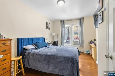 447 17th Street Newark NJ 07103