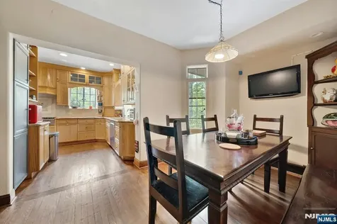 17 Hillside Avenue Upper Saddle River NJ 07458