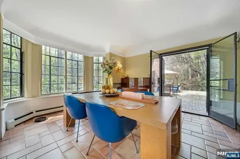 17 Hillside Avenue Upper Saddle River NJ 07458