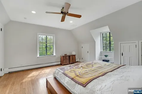 17 Hillside Avenue Upper Saddle River NJ 07458