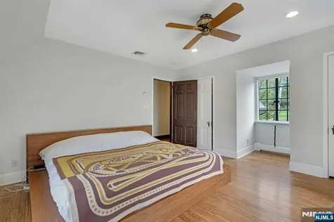 17 Hillside Avenue Upper Saddle River NJ 07458