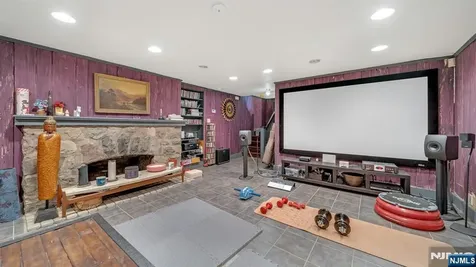 17 Hillside Avenue Upper Saddle River NJ 07458