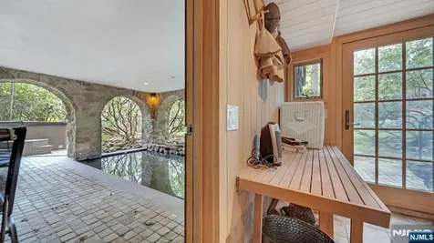 17 Hillside Avenue Upper Saddle River NJ 07458