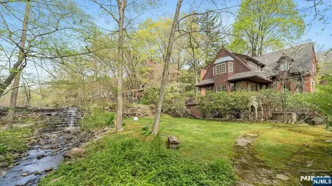 17 Hillside Avenue Upper Saddle River NJ 07458