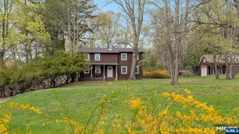 17 Hillside Avenue Upper Saddle River NJ 07458