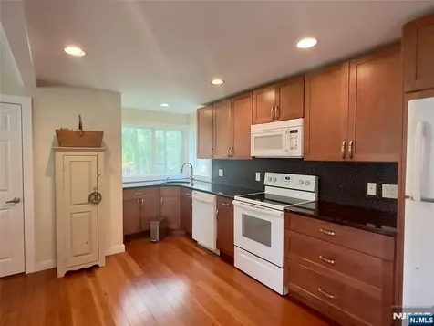 17 Hillside Avenue Upper Saddle River NJ 07458