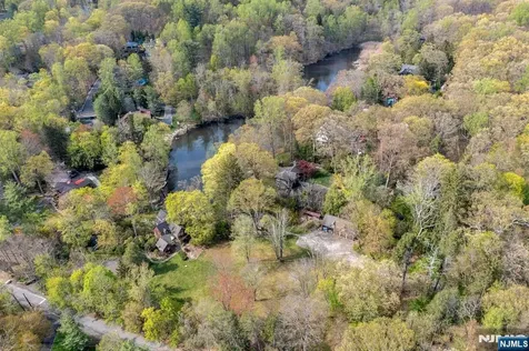 17 Hillside Avenue Upper Saddle River NJ 07458