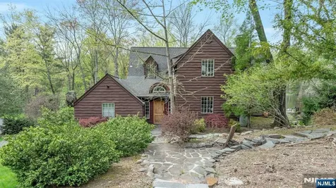 17 Hillside Avenue Upper Saddle River NJ 07458