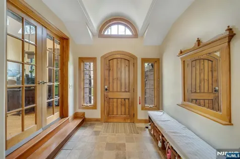 17 Hillside Avenue Upper Saddle River NJ 07458