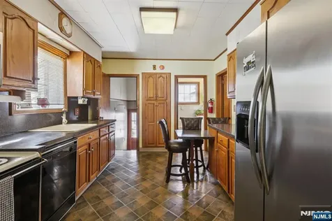 169 6th Street Clifton NJ 07011