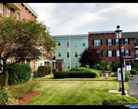 1002 Unicorn Way Clifton NJ 07011