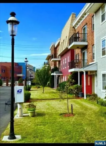 1002 Unicorn Way Clifton NJ 07011