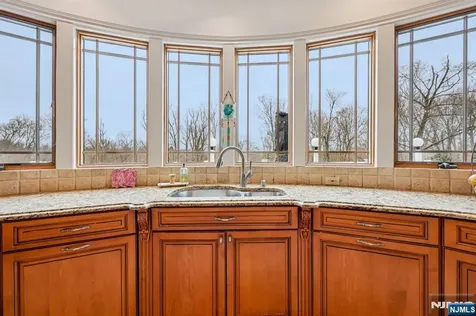 22 Anton Court Woodcliff Lake NJ 07677