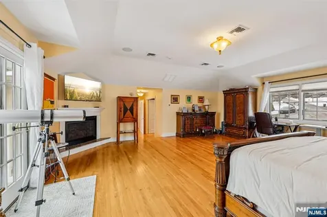 22 Anton Court Woodcliff Lake NJ 07677