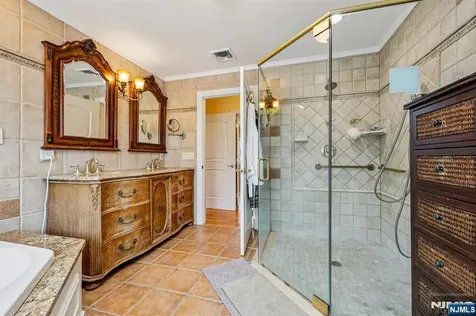 22 Anton Court Woodcliff Lake NJ 07677