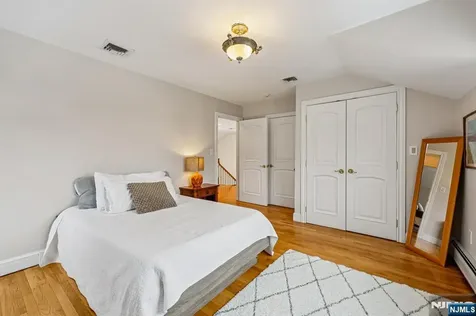 22 Anton Court Woodcliff Lake NJ 07677