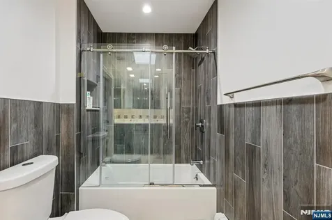 22 Anton Court Woodcliff Lake NJ 07677