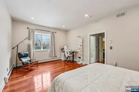 22 Anton Court Woodcliff Lake NJ 07677