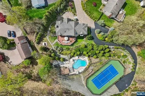 22 Anton Court Woodcliff Lake NJ 07677