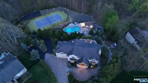22 Anton Court Woodcliff Lake NJ 07677