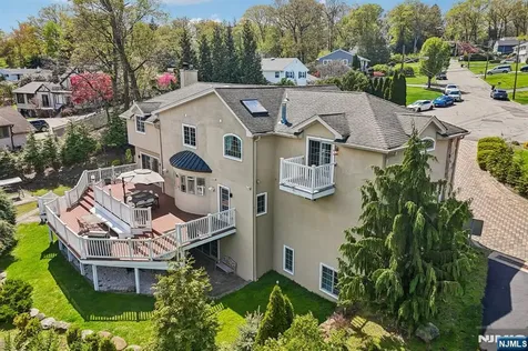 22 Anton Court Woodcliff Lake NJ 07677