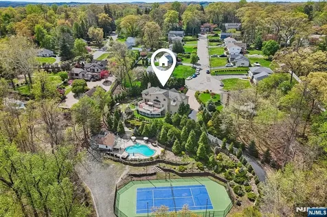 22 Anton Court Woodcliff Lake NJ 07677