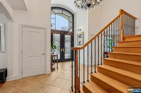 22 Anton Court Woodcliff Lake NJ 07677