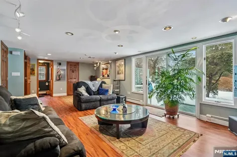 199 Honeysuckle Drive Twp Of Washington NJ 07676