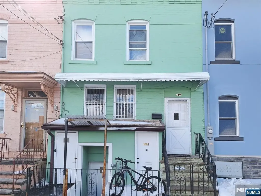 194 Astor Street Newark NJ 07114