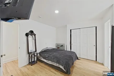 194 Astor Street Newark NJ 07114