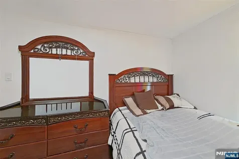 194 Astor Street Newark NJ 07114
