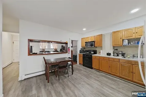 194 Astor Street Newark NJ 07114