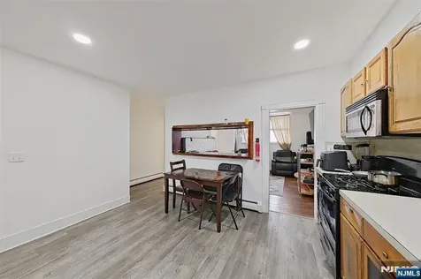 194 Astor Street Newark NJ 07114
