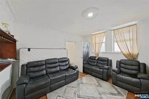 194 Astor Street Newark NJ 07114