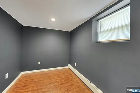 18-00 Scialla Court Fair Lawn NJ 07410