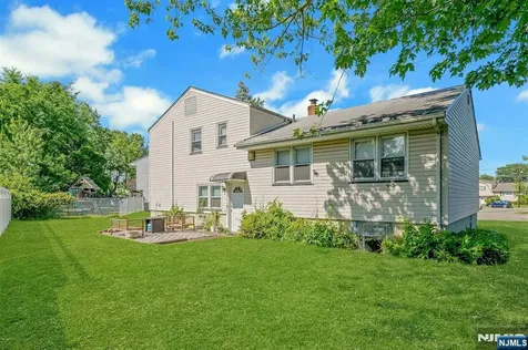 18-00 Scialla Court Fair Lawn NJ 07410