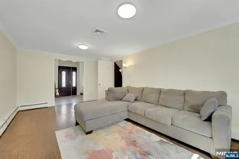 18-00 Scialla Court Fair Lawn NJ 07410