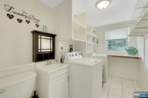 18-00 Scialla Court Fair Lawn NJ 07410