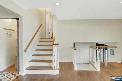 18-00 Scialla Court Fair Lawn NJ 07410