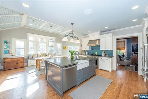 120 W Ridgewood Avenue Ridgewood NJ 07450