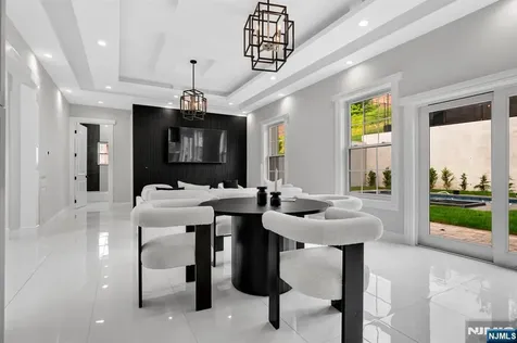 125 Hamilton Trail Totowa NJ 07512