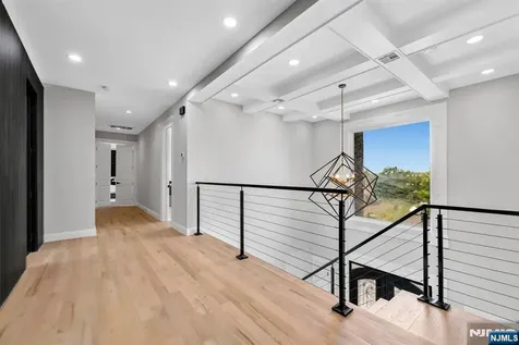 125 Hamilton Trail Totowa NJ 07512